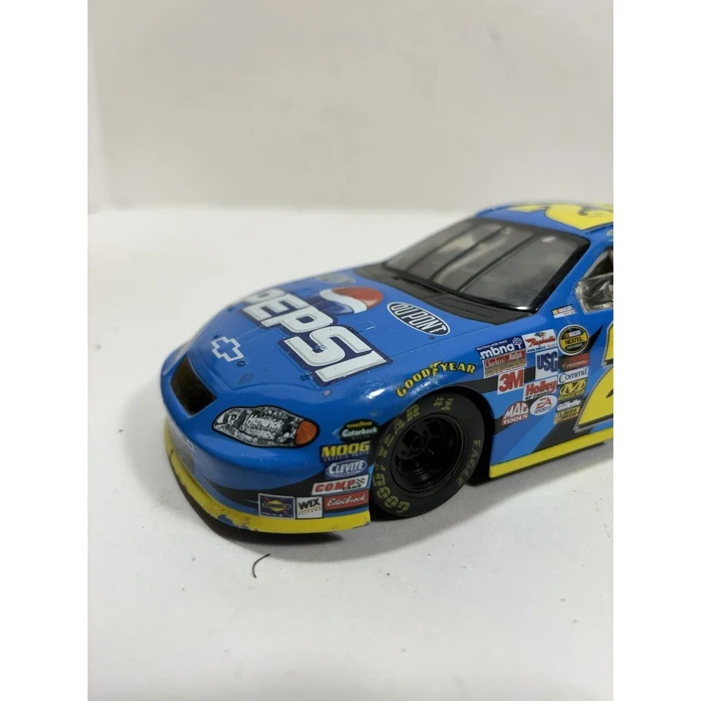 JEFF GORDON #24 DUPONT / PEPSI COR CHROME 2005 ACTION 1:24 SCALE NASCAR DIE-CAST